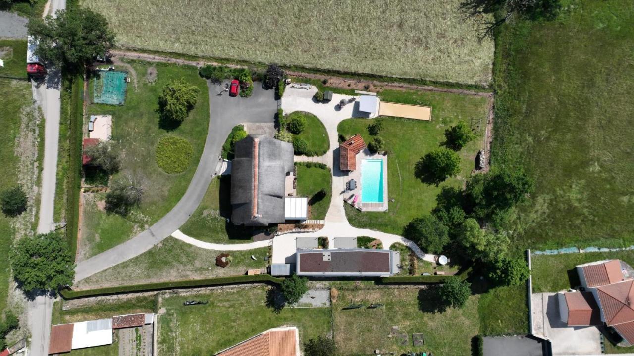 Bed and Breakfast La Cle Des Chaumes Boisset-les-Montrond Экстерьер фото