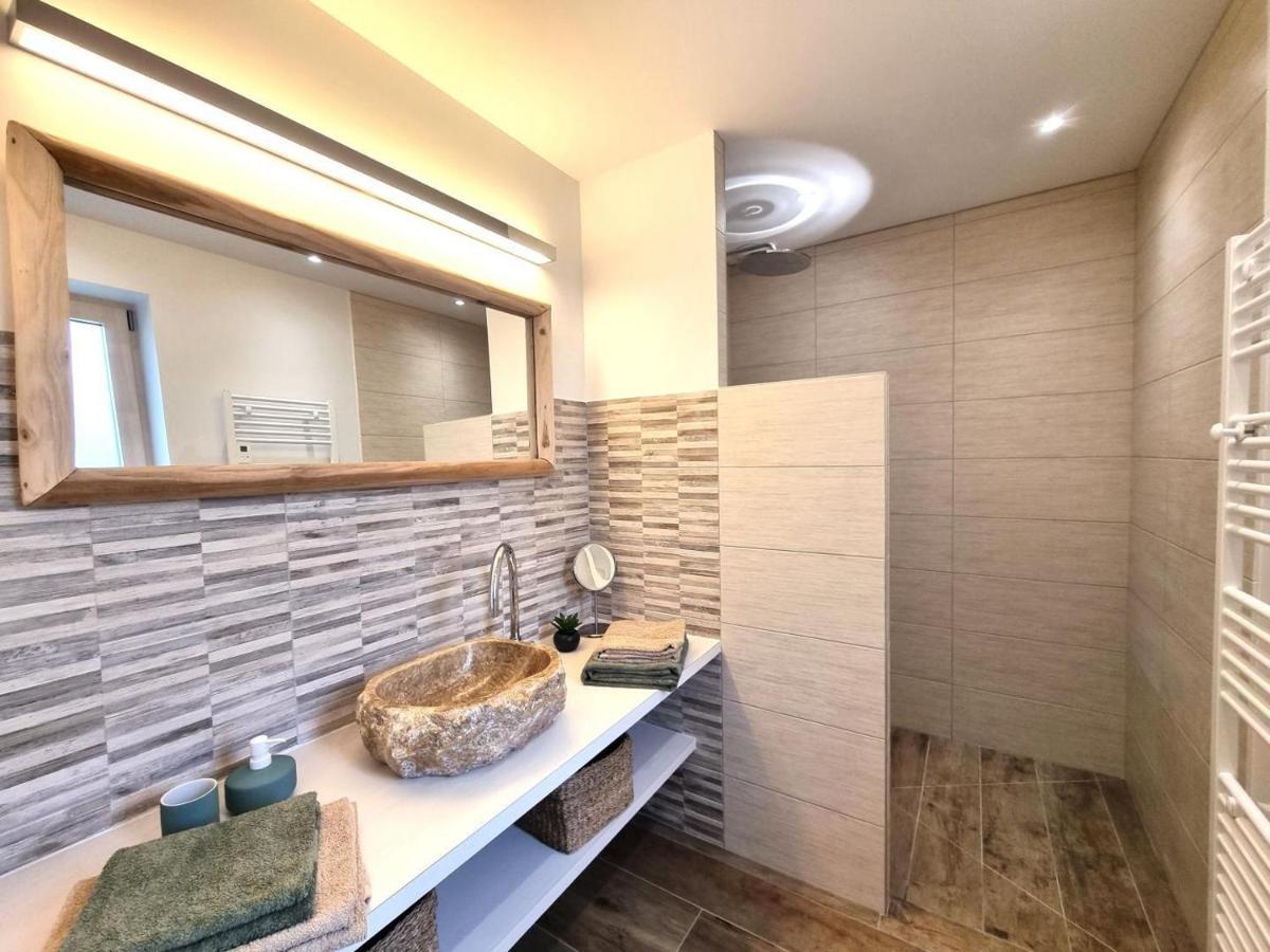 Bed and Breakfast La Cle Des Chaumes Boisset-les-Montrond Экстерьер фото
