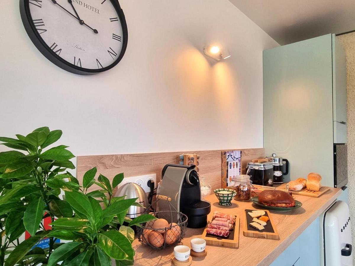 Bed and Breakfast La Cle Des Chaumes Boisset-les-Montrond Экстерьер фото